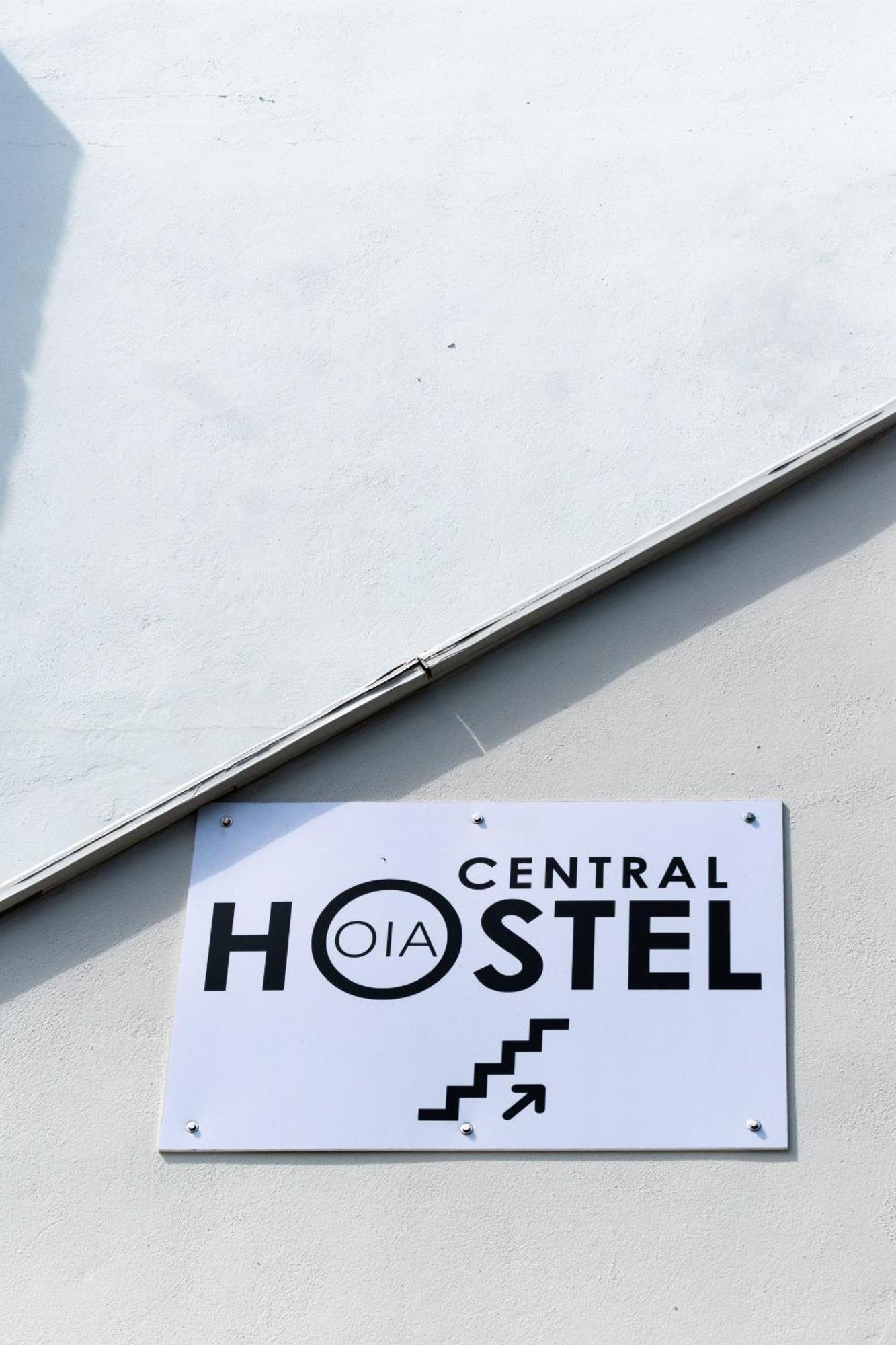 Central Hostel Oia エクステリア 写真